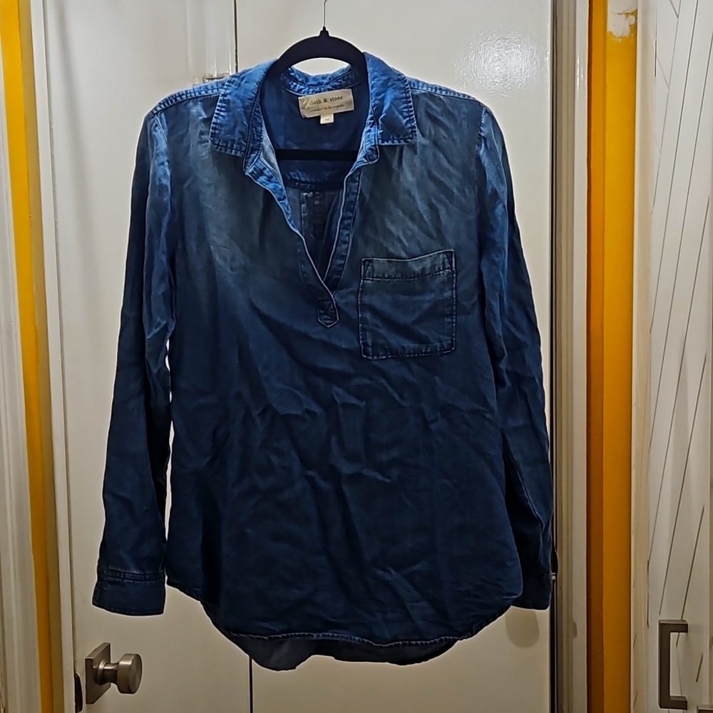 Denim long sleeved v-neck blouse.